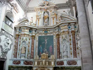 Rodez - Dentro de la capilla de los jesuitas retablo monumental