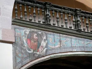 Rodez - Dentro de la capilla de los jesuitas fresco que adorna una plataforma de madera