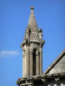 Romanische Kirchen von Melle - Kirche Saint-Hilaire im romanischen Baustil: Glockentürmchen