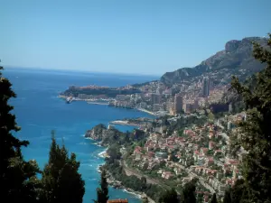 Roquebrune-Cap-Martin - From the village, view of Monaco and the sea