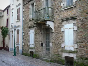 Les Sables-d'Olonne - Fachadas de casas en el centro de la ciudad