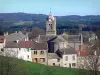 Saint-Agrève - Vista del campanile della chiesa e le case del villaggio di Saint-Agrève dal Monte Chiniac