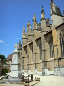 Saint-Antoine-l'Abbaye - Gotica chiesa abbaziale di S. Antonio e monumento ai caduti
