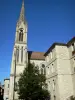 Saint-Antonin-Noble-Val - San Antonino Iglesia en estilo neo-gótico del convento Génovéfains antiguos