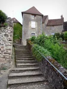 Saint-Benoît-du-Sault - Stairs and houses of the village