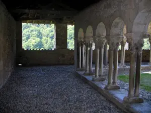 Saint-Bertrand-de-Comminges - Cloister of the Sainte-Marie cathedral