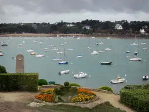 Saint-Briac-sur-Mer - Badeort der Smaragdküste: Blick auf die Boote und Segelschiffe des
Jachthafens
