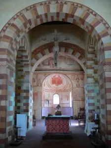 Saint-Céneri-le-Gérei - Intérieur de l'église romane Saint-Céneri et ses fresques (peintures murales)