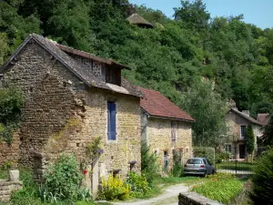 Saint-Céneri-le-Gérei - Casas de piedra de la aldea