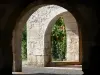 Saint-Clar - Arcades of the bastide fortified town 