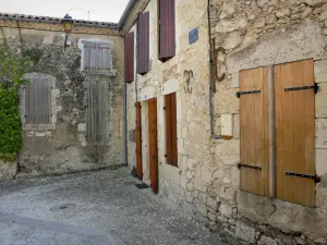 Saint-Clar - Façades de maisons de la bastide