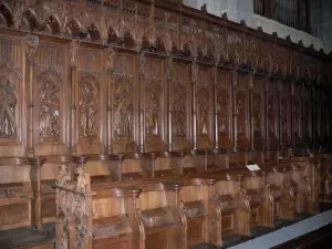Saint-Claude - Inside of the Saint-Pierre cathedral: wooden stalls