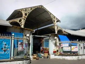 Saint-Denis - Entrance to the main market