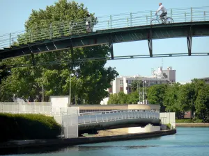 Saint-Denis-Kanal - Fußgängerbrücke über den Kanal