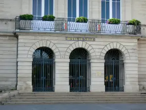 Saint-Dizier - Façade de l'hôtel de ville