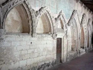 Saint-Émilion - Cripte del chiostro della chiesa collegiata