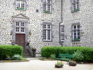 Saint-Flour - Haute-Auvergne Museum gehuisvest in het voormalige Bishop's Palace