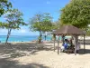 Saint-François - Break under a hut on the Raisins Clairs beach