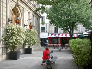 Saint-Germain-des-Prés - Stop op een bankje in het Saint-Germain-des-Prés