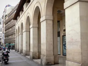 Saint-Germain-des-Prés - Arcades van de markt waarop Saint-Germain