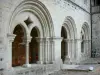 Saint-Gilbert abbey - Bays (facade) of the chapter house of the Saint-Gilbert Neuffonts abbey; in the town of Saint-Didier-la-Forêt
