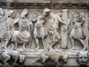 Saint-Gilles - Saint-Gilles abbey church: sculptures (carved details) of the Romanesque facade