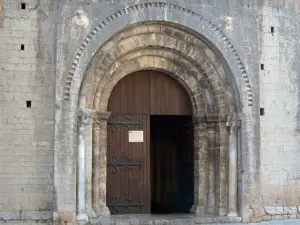 Saint-Guilhem-le-Désert - Portail de l'église abbatiale (abbaye de Gellone)