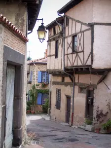 Saint-Haon-le-Châtel - Houses of the medieval village