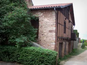 Saint-Haon-le-Châtel - House with timber framings