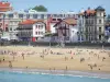 Saint-Jean-de-Luz - Sandy beach and waterfront facades of the resort; in the Basque Country