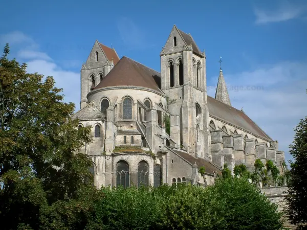 Saint-Leu-d'Esserent church - Trees and Benedictine abbey church