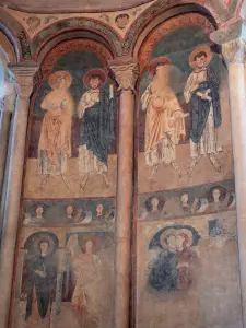 Saint-Lizier - Binnen in de kathedraal Saint-Lizier: schilderijen (fresco's) Romantiek van de apsis