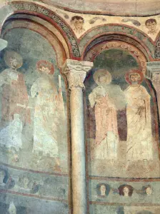 Saint-Lizier - Inside the Saint-Lizier cathedral: Romanesque paintings (frescoes) of the apse