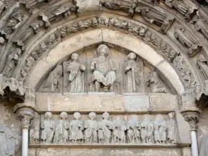 Saint-Macaire - Timpaan van het portaal van de kerk van Saint - Sauveur - et -Saint - Martin