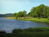 Meer van Saint-Pardoux - Lake en bomen