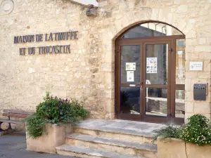 Saint-Paul-Trois-Châteaux - Entrance to the House of Truffles and Tricastin