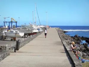 Saint-Pierre - Bummeln entlang des Hafen-Damms