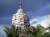 Saint-Pierre - Tamilischer Tempel Narasinga Péroumal umgeben von Palmen