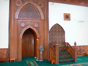 Saint-Pierre - In der Moschee Attâyab-ul-Massâdid
