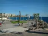 Saint-Raphaël - Walk decorated with palm trees with a view of the Mediterranean Sea