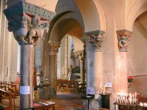 Saint-Sever - Intérieur de l'église abbatiale et ses chapiteaux polychromes