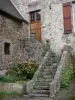Saint-Suliac - Escalier en pierre d'une maison