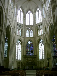 Saint-Sulpice-de-Favières church - Inside the Saint-Sulpice church