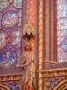 Sainte-Chapelle - Alta Cappella: Statua di Apostolo e vetrate