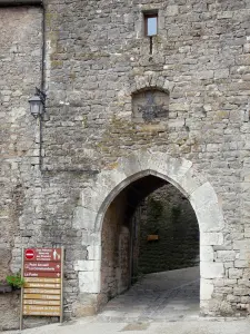 Sainte-Eulalie-de-Cernon - Door of the former commander