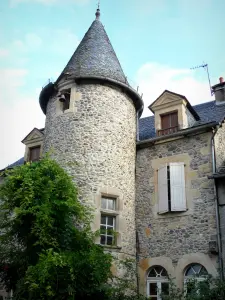 Sainte-Eulalie-d'Olt - Case di vecchia scuola del museo-galleria Marcel Boudou