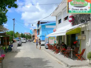 Sainte-Luce - Kennedy boulevard piena di ristoranti