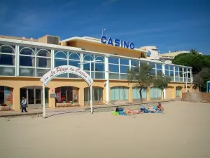 Sainte-Maxime - Casino en zandstrand van het resort
