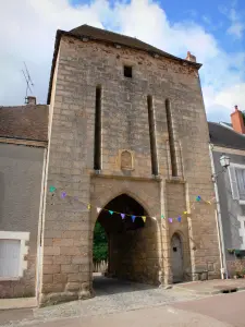 Sainte-Sévère-sur-Indre - Porte fortifiée