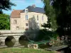 Sainte-Suzanne - Flowery brug en de brug over de rivier Erve